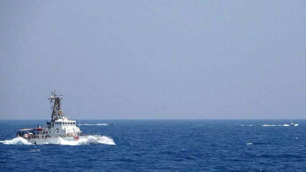 Warum entsendet der Iran ein umgerüstetes Kriegsschiff?