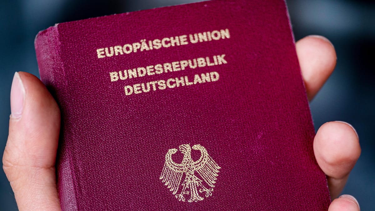 Schneller zum deutschen Pass: Neue Regeln, neue Kontroversen