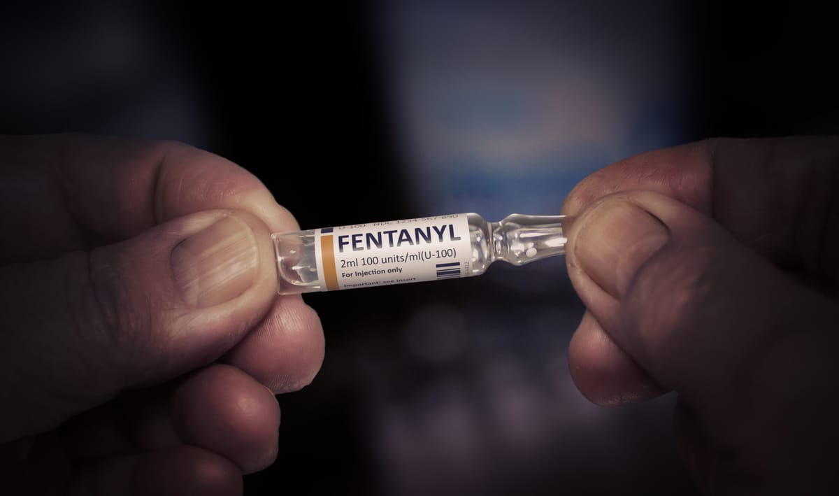 Fentanyls tödlicher Pfad: Wie Chinas Drogenpolitik die USA in die Knie zwingt