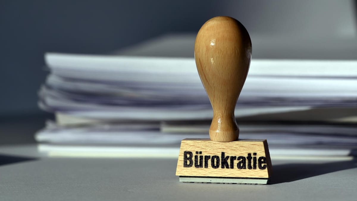 Deutschlands Bürokratie-Marathon: Ein Rennen gegen die Vernunft