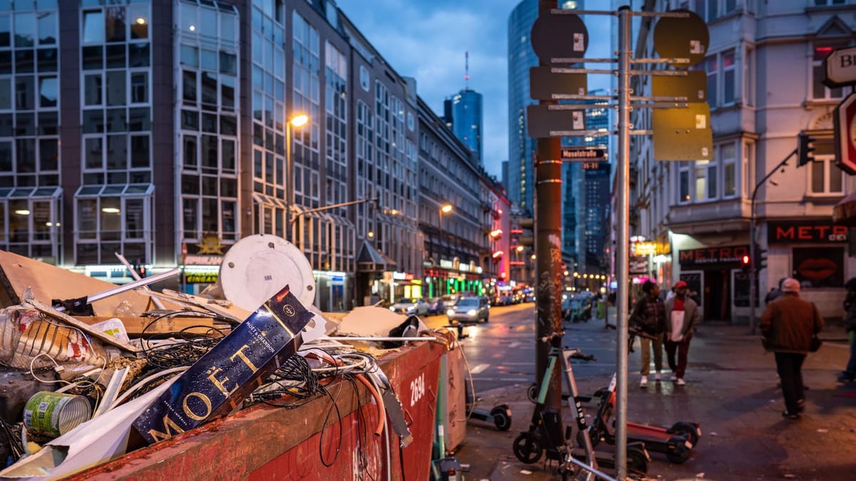 Frankfurter Bahnhofsviertel: Zwischen Medienkritik und Stadterneuerung