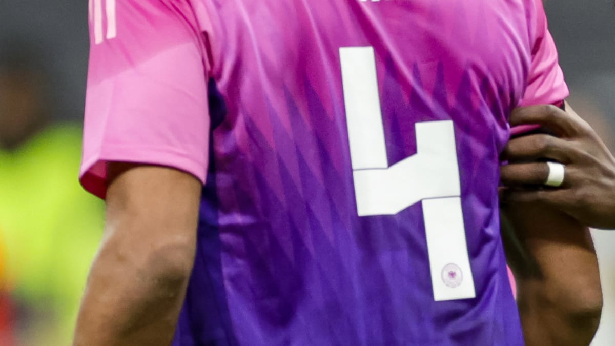 DFB-Skandal: Die verbotene Trikot-Zahl 44!