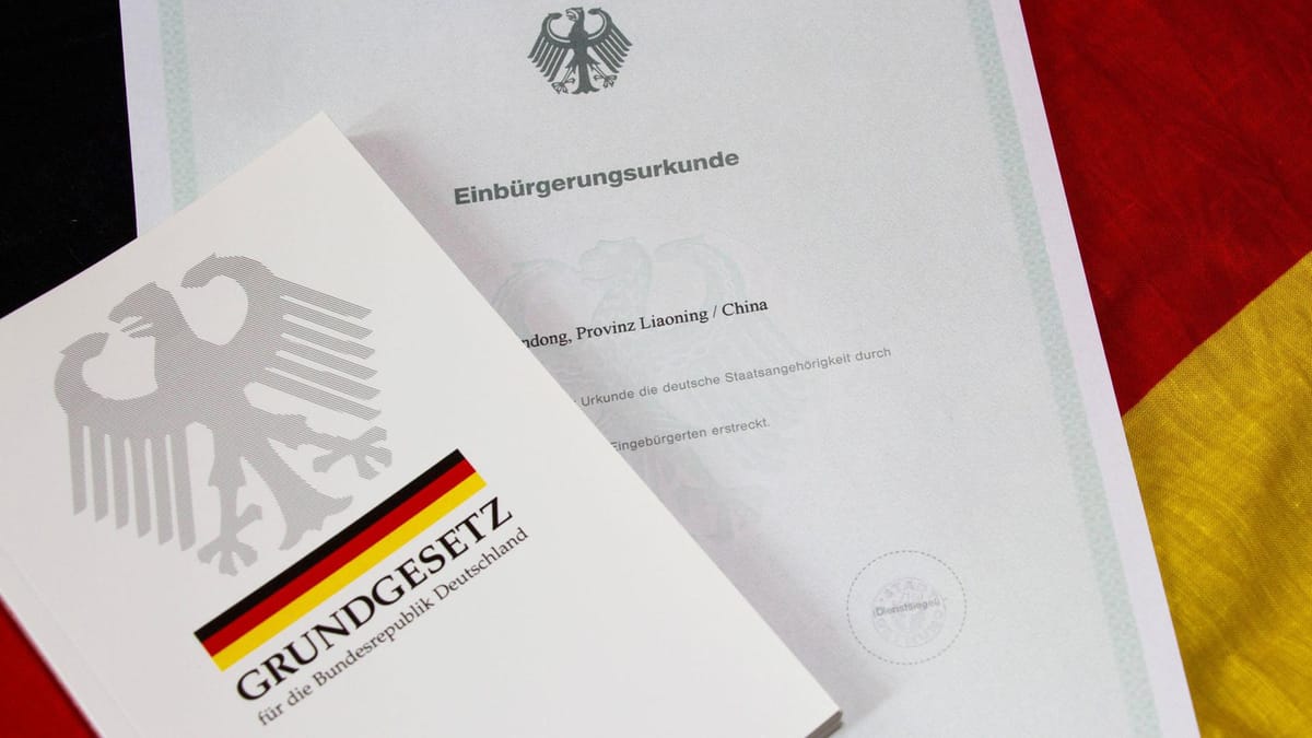 Deutschland verzeichnet stärksten Anstieg an Einbürgerungen seit 1999