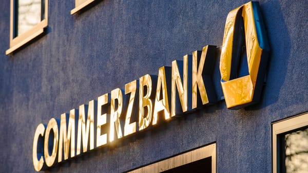 Commerzbank erhöht Banker-Boni 2024 trotz sinkender Umsätze