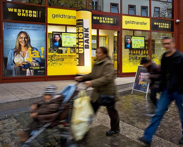 Globale Geldflüsse: Zwischen Heimatsendung und Entwicklungshilfe