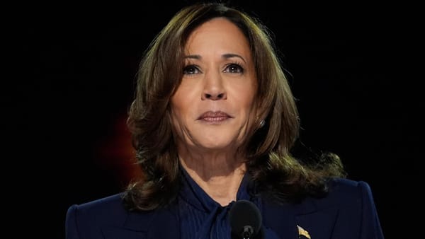 Kamala Harris im Kreuzfeuer: Eine Balanceakt zwischen Ambition und Vagheit