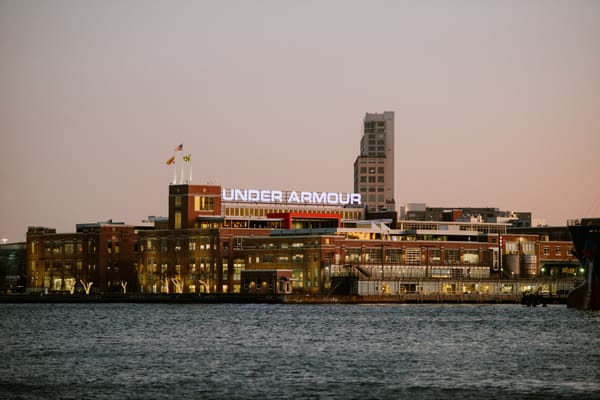 Under Armour-Aktien stürzen ab: Schlechter Ausblick für 2025 setzt dem Sportartikelhersteller zu