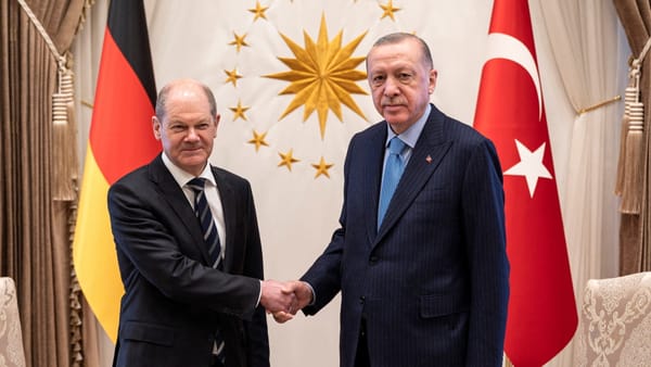 Scholz kündigt Waffenexporte an die Türkei an – doch das Timing sorgt für Kontroversen