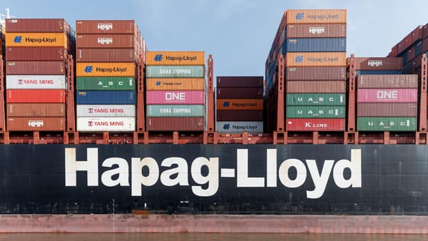 Hapag-Lloyd hebt Gewinnprognose trotz globaler Krisen