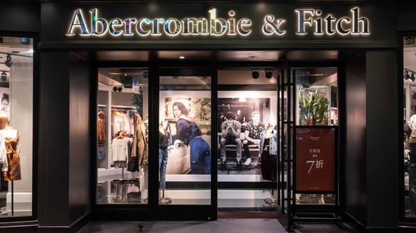 Abercrombie hebt Umsatzziel an – Luxus im Fokus