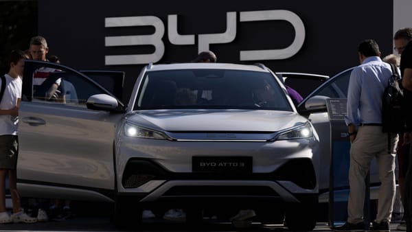 BYD steuert auf Rekordjahr zu: Elektro-Pionier übertrifft alle Erwartungen