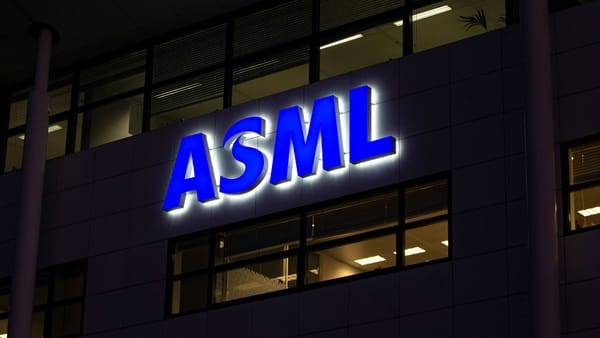 ASML überrascht mit Rekordumsatz – Aktie schießt nach oben