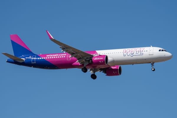 Wizz Air stürzt in die Realität: Triebwerksprobleme und Gewinnwarnung schocken Anleger