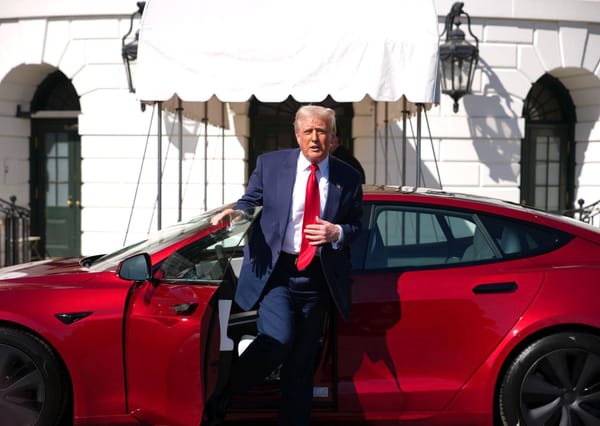 Trump gegen Tesla: Wie ein Präsident eine Marke zerstört